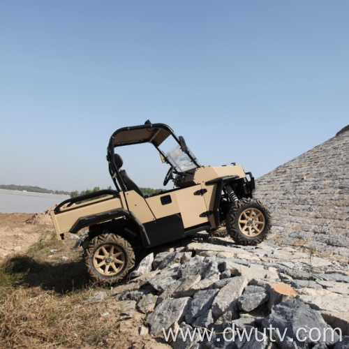 Four-wheeled  two-seater UTV/ATV